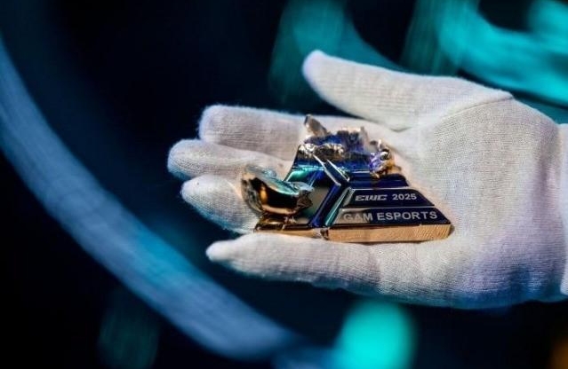 EWC 2026 gây tranh cãi vì nghi thức 'trưng key', T1 có thực sự được ưu ái?