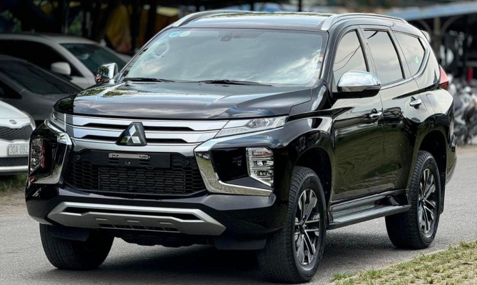 Mitsubishi Pajero Sport 2023 chạy ‘lướt’ 1 năm lên sàn xe cũ với giá bao nhiêu?