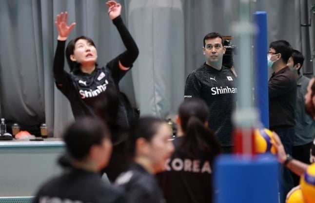 Liệu đội tuyển bóng chuyền nữ Hàn Quốc có rũ bỏ được nỗi buồn 27 trận thua liên tiếp tại VNL?