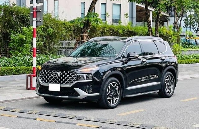 Hyundai Santa Fe máy dầu đời cũ đặc biệt hút khách, giá bán cao hơn cả xe mới