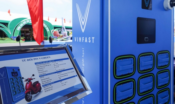 VinFast trưng bày mô hình trạm đổi pin xe máy điện tại Triển lãm Thành tựu Đất nước 80 năm