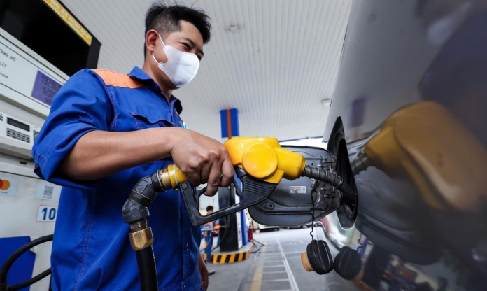 Giá xăng dầu hôm nay 3/5: Tiếp tục giảm mạnh