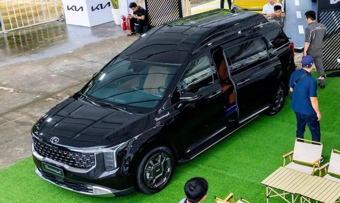 Cận cảnh Kia Carnival bản 'chủ tịch' tại Việt Nam, giá dự kiến không rẻ