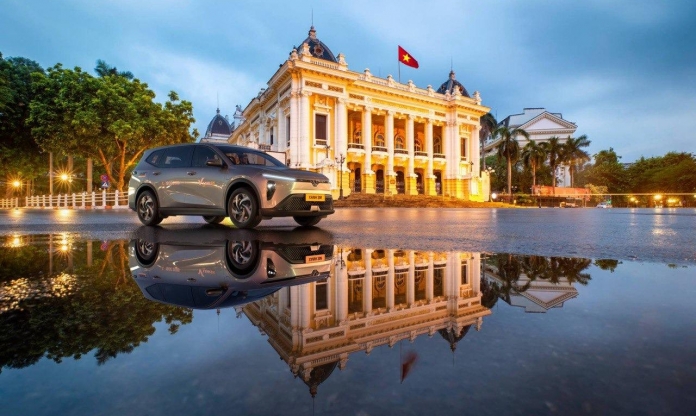 Xanh SM ra mắt dịch vụ taxi điện 7 chỗ, sử dụng VinFast Limo Green