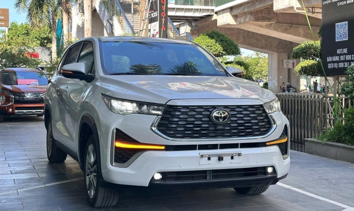 TOP xe hybrid bán chạy tháng 10/2025: Toyota Innova Cross trở lại ngôi đầu, Honda CR-V 'trượt dài'
