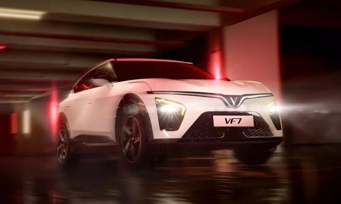 Phân khúc SUV cỡ C tháng 10/2025: VinFast VF 7 bứt tốc ngoạn mục, Mazda CX-5 vẫn dẫn đầu