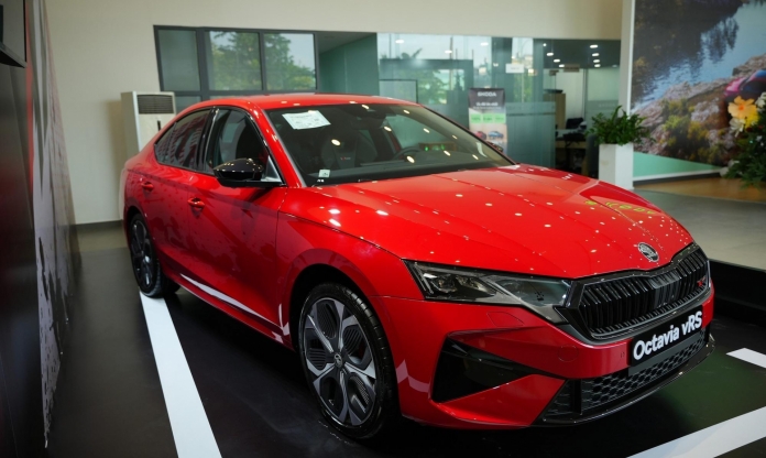 Skoda Octavia vRS xuất hiện tại đại lý: Giá dự kiến 1,5 tỷ đồng, sắp ra mắt cạnh tranh Subaru WRX và Golf R