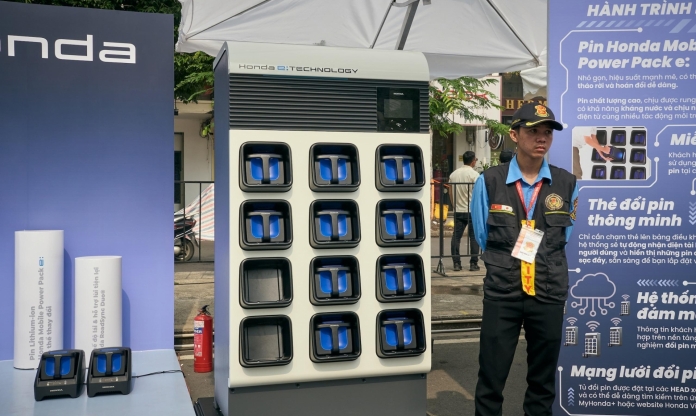 Các hãng xe đẩy mạnh hệ thống đổi pin xe máy điện, hướng tới vận hành từ năm 2026