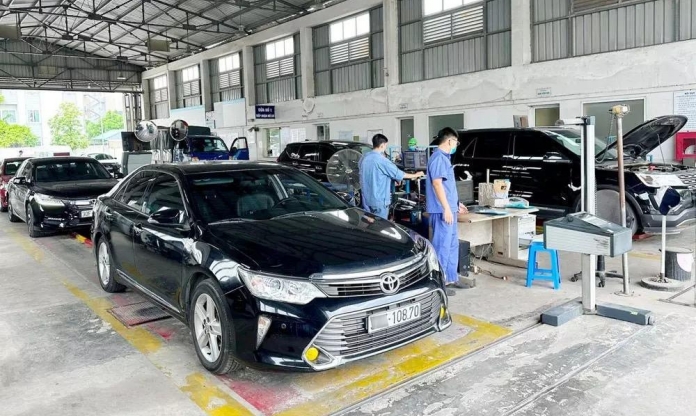 Từ năm 2026, đi đăng kiểm ô tô có thể không cần mang giấy đăng ký xe bản cứng
