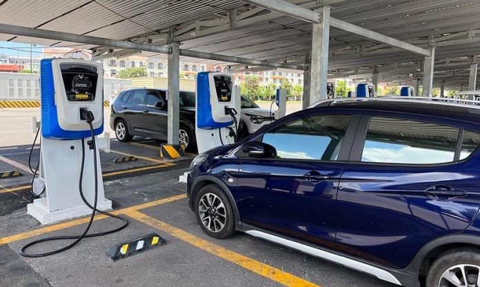 VinFast tung 'lộc lớn' Xuân Bính Ngọ 2026: Miễn phí sạc ô tô điện 3 năm, miễn phí đổi pin xe máy điện 2 năm