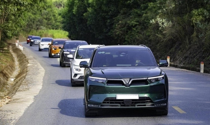 Bí quyết đi xa bằng xe điện an toàn, tránh áp lực trạm sạc ngày Tết