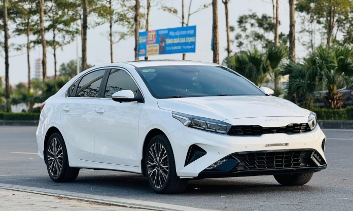 Kia K3 âm thầm cắt giảm phiên bản tại Việt Nam, người mua ngày càng ít mặn mà?