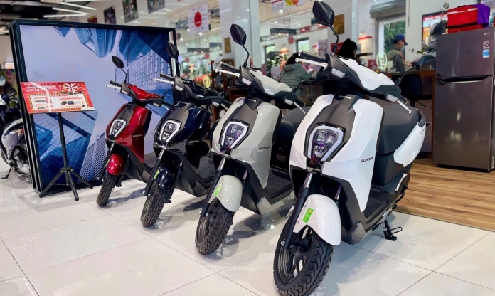 Loạt xe máy điện giảm giá mạnh để thu hút người dùng, có mẫu ưu đãi tới 17 triệu đồng