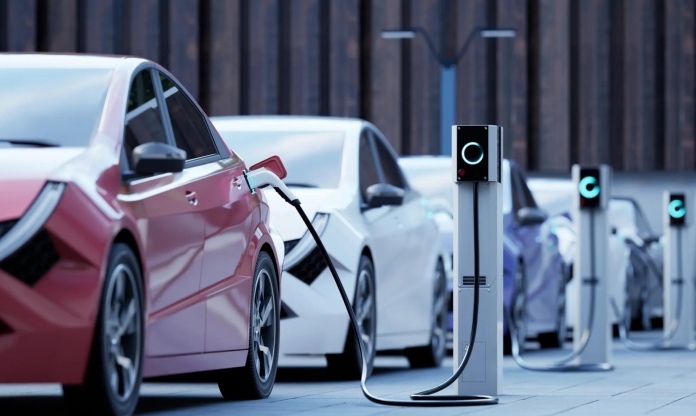 Doanh số ô tô điện chững lại, các hãng xe nhanh chóng thích nghi với chiến lược mới