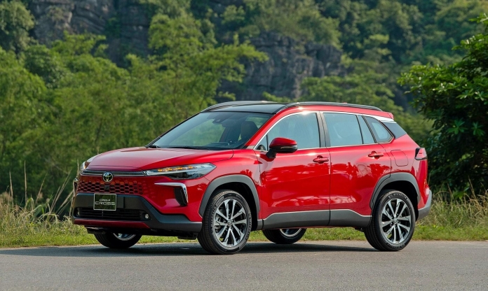 Điểm danh 4 mẫu xe hybrid tại Việt Nam 'vượt mặt' bản xăng về doanh số