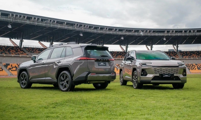 Toyota RAV4 thế hệ mới chốt giá tại Đông Nam Á: 'Lột xác' toàn diện, 2 bản đều là hybrid