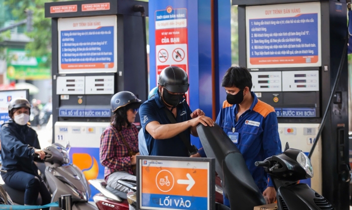 Chỉ khi giá cơ sở tăng từ 15% trở lên, giá xăng dầu trong nước mới được điều chỉnh ngay sau đó 1 ngày