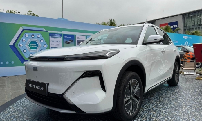 Chi tiết Geely EX5 EM-i vừa ra mắt Việt Nam: Có thể chạy điện 170 km, giá từ 789 triệu đồng