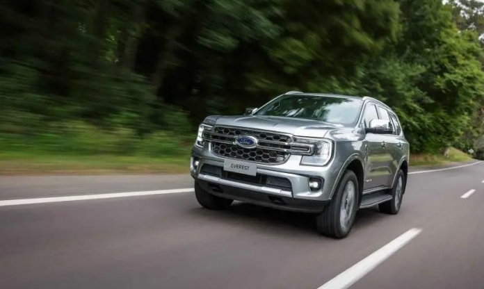 Ford Everest tại Việt Nam sắp có thêm bản máy xăng?