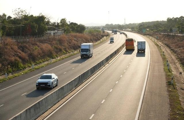 Xe gặp sự cố trên cao tốc: Những nguyên tắc an toàn tài xế không được bỏ qua