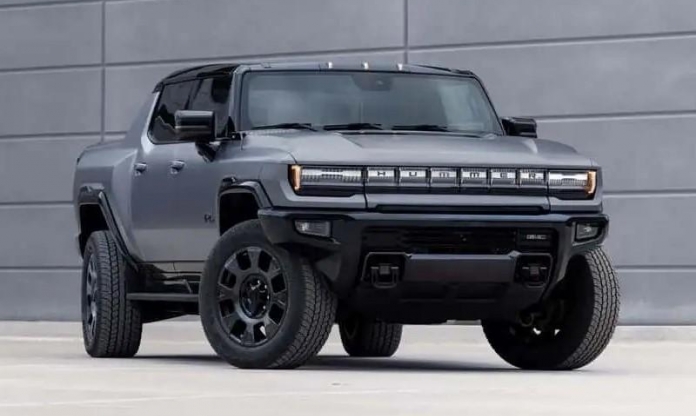 Vì sao xe điện lại nặng hơn xe xăng? Liệu công nghệ mới có giúp xe điện nhẹ hơn trong tương lai?