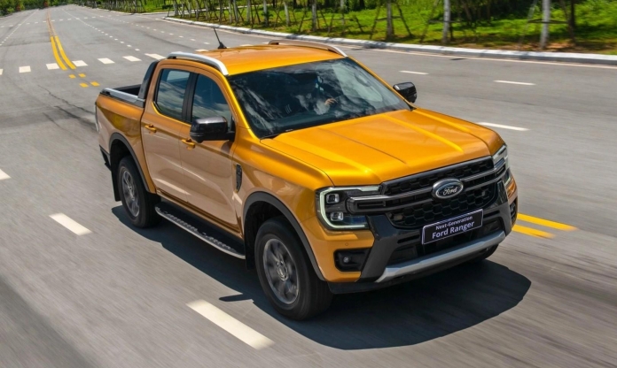 Xe bán tải vẫn hút khách Việt, Ford Ranger trở lại 'ngôi vương' trong tháng 3/2026