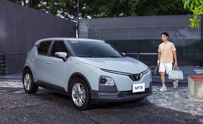 Doanh số tăng phi mã, VinFast VF 5 áp đảo toàn bộ phân khúc A-SUV trong tháng 3/2026