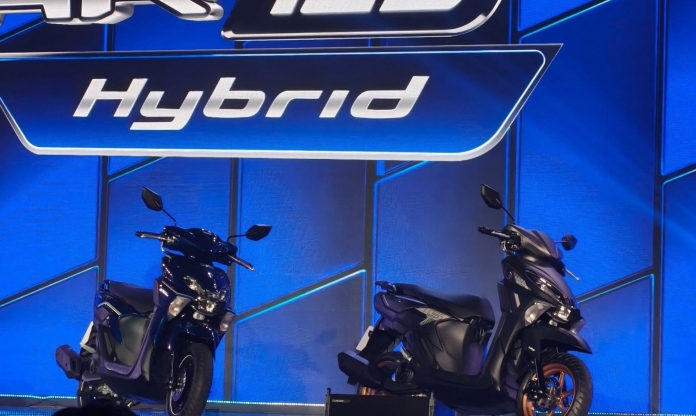 Chênh lệch 4 triệu đồng, hai phiên bản của Yamaha Gear 125 Hybrid có gì khác biệt?
