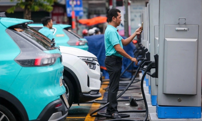 Chọn thuê ô tô điện thay xe xăng để đi chơi dịp lễ, người dùng cần lưu ý những gì?