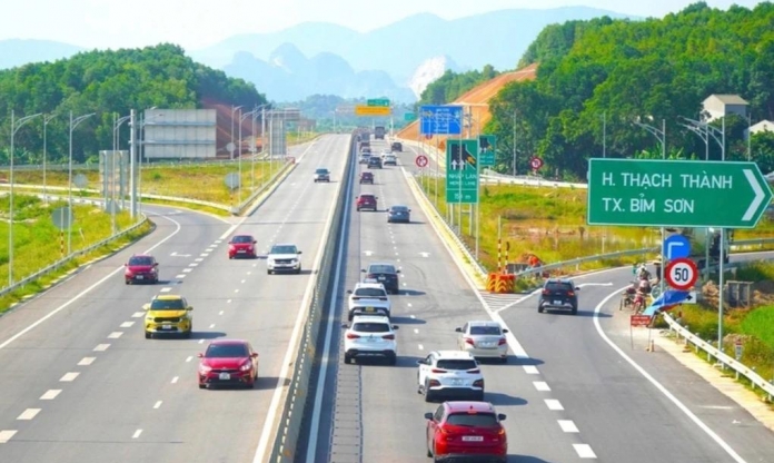 Chuẩn bị gì trước chuyến đi xa bằng ô tô dịp lễ? Những lưu ý không nên bỏ qua