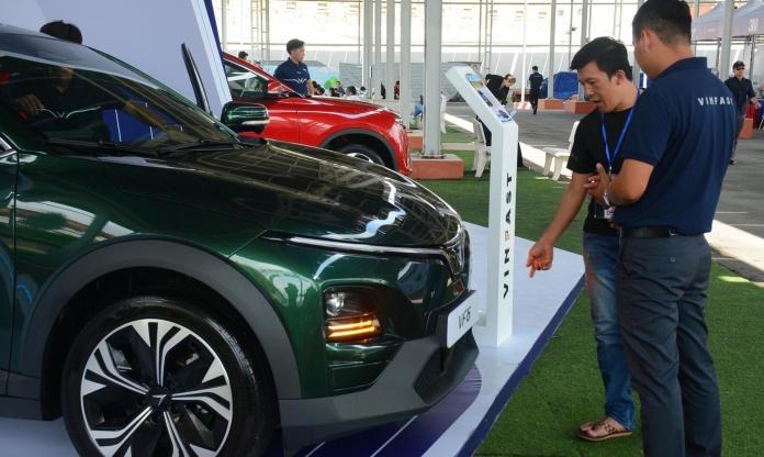 Người Việt tăng mua sắm xe điện, xe hybrid trong bối cảnh giá xăng biến động