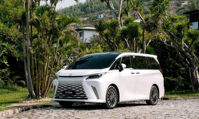 Thêm hai mẫu xe Lexus hybrid tại Việt Nam được hạ giá, giảm cao nhất 360 triệu đồng