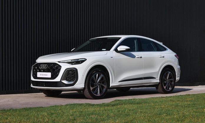 Audi Q5 2026 trình làng khách Việt: Giá từ 2,849 tỷ đồng, 2 kiểu dáng, bổ sung loạt công nghệ số hóa