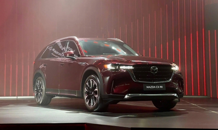 Mazda CX-90 trình làng khách Việt: Hai cấu hình động cơ hybrid, giá từ 1,899 tỷ đồng