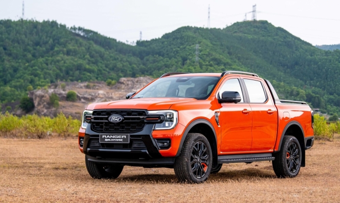 Xe bán tải nửa đầu 2026: Ford Ranger giữ ngôi vương, Toyota Hilux tăng tốc bám đuổi