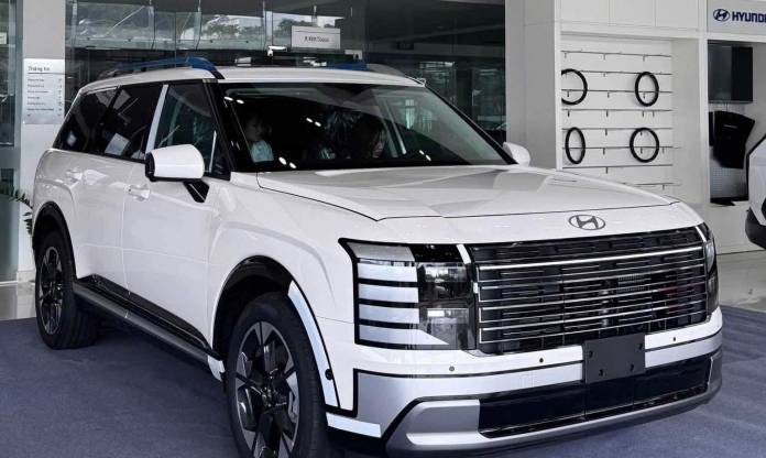Cận cảnh Hyundai Palisade 2026 bản tiêu chuẩn tại đại lý, giá dự kiến 1,5 tỷ đồng