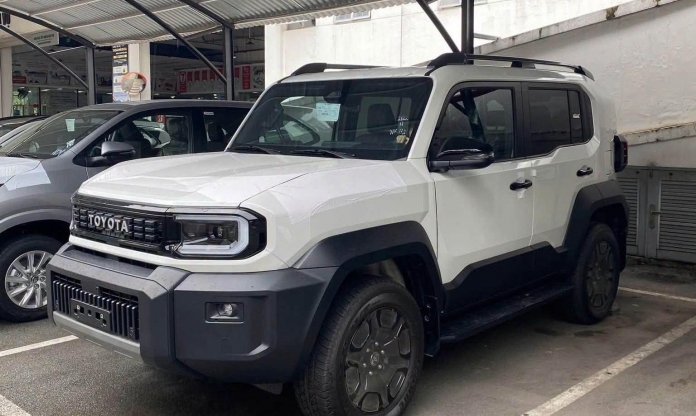 Toyota Land Cruiser FJ có mặt tại đại lý, ngày ra mắt khách Việt đã rất gần