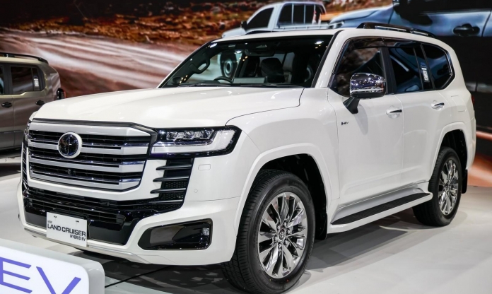 Cận cảnh Toyota Land Cruiser Hybrid 2026 tại Đông Nam Á, có thể sắp về Việt Nam
