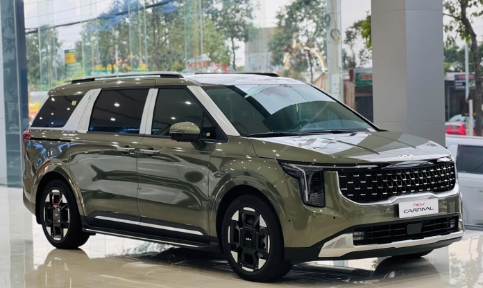 Kia Carnival giảm sốc tới 170 triệu đồng tại đại lý, giá xe mới ngang ngửa xe cũ