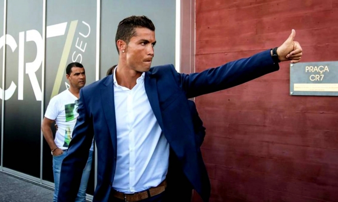 Truyền nhân thực sự của Ronaldo chính thức được FIFA phong chức vụ