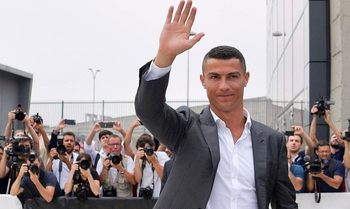 Làm thay đổi lịch sử, Ronaldo khiến cả một quốc gia phát sốt chưa từng có