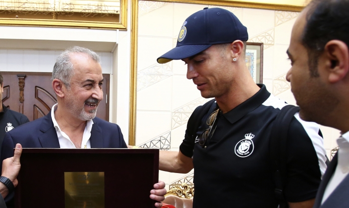 Tiếp đón Ronaldo, chủ tịch CLB Iran trao đặc quyền giúp CR7 thoải mái