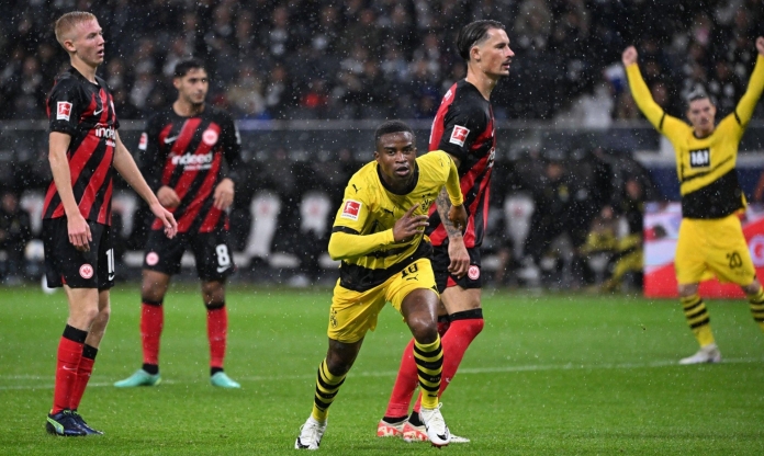 Mưa bàn thắng xuất hiện, Dortmund trở lại top 4 Bundesliga với cách biệt mong manh