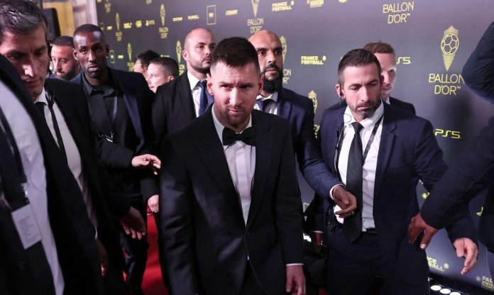Gặp sự cố, Messi phản ứng gay gắt ngay trên sóng Quả bóng vàng 2023