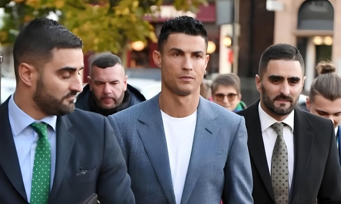 Ký hợp đồng với gã khổng lồ, Ronaldo đi tới quyết định khiến tất cả trầm trồ