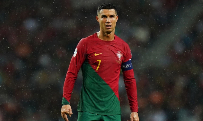 HLV Bồ Đào Nha không dồn lực hỗ trợ Ronaldo đoạt danh hiệu cao quý