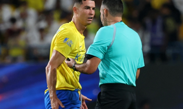 Ronaldo một mình thoát án phạt nặng tại Al Nassr