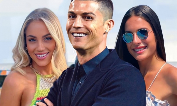 Cristiano Ronaldo 'đá cặp' với nữ cầu thủ đẹp nhất thế giới