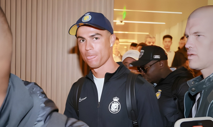 Ronaldo lần đầu lên tiếng sau khi gây 'náo loạn' ở xứ tỷ dân