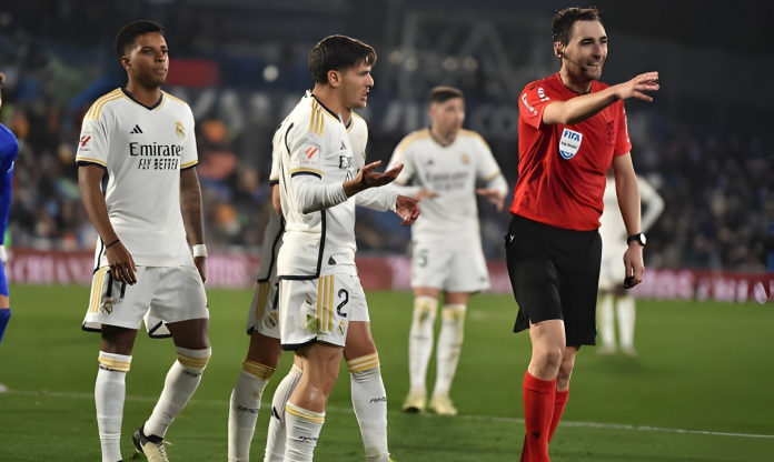 Real Madrid trả giá đắt khi trở lại đầu bảng La Liga